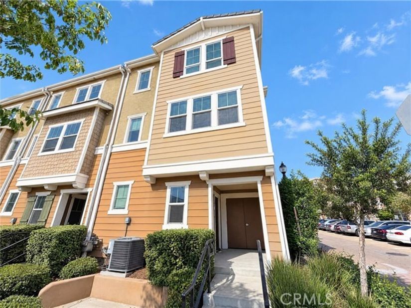 14114 W Pine, Van Nuys (los Angeles) CA 91405