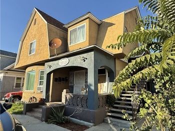 1321 E Adams