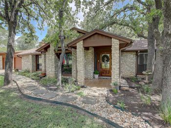205 E Esparada DR