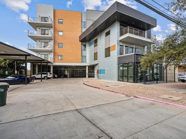 6444 Burnet RD 305, Austin TX 78757