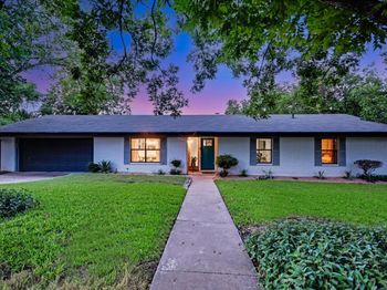 1006 Hollybluff ST