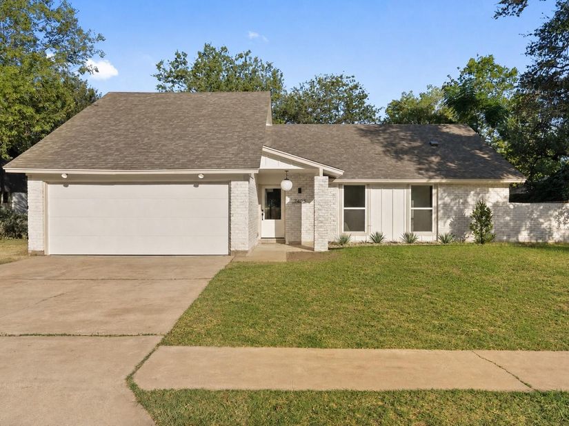7405 Whispering Winds DR, Austin TX 78745