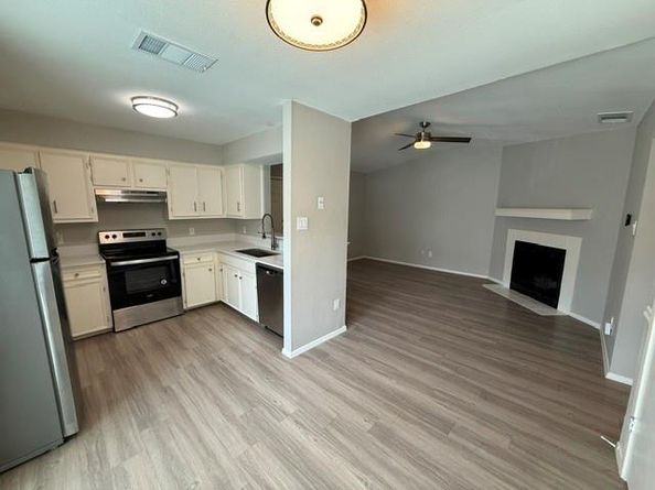 10616 Mellow Meadows DR 43C, Austin TX 78750