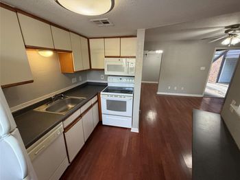 2500 Burleson RD