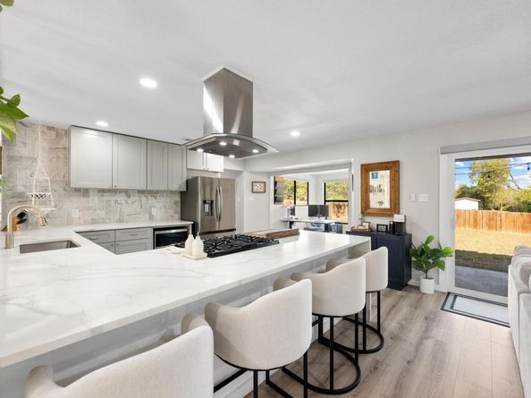 1006 Hollybluff ST, Austin TX 78753