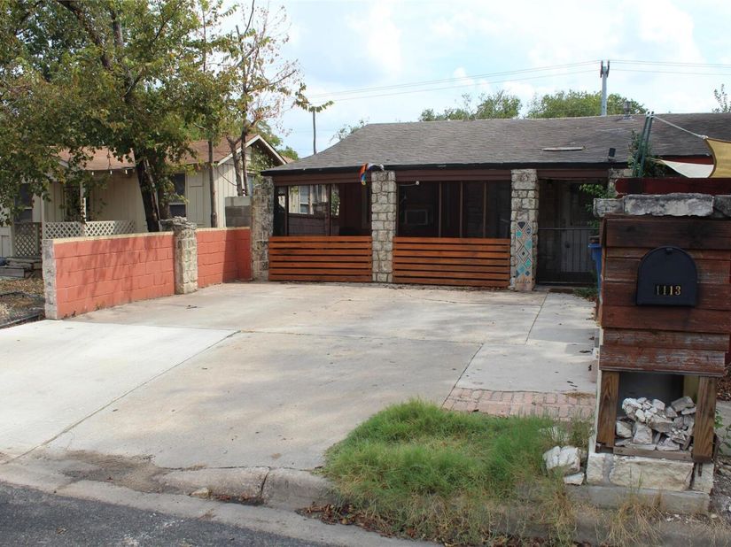 1113 Ebert Ave, Austin TX 78721