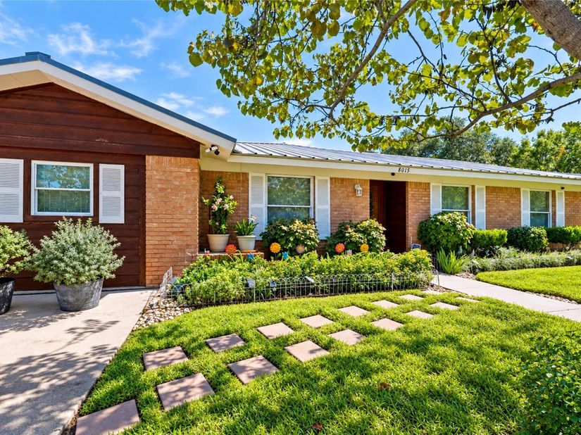 8015 Gault ST, Austin TX 78757