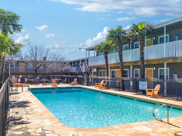 2401 Manor RD 204, Austin TX 78722