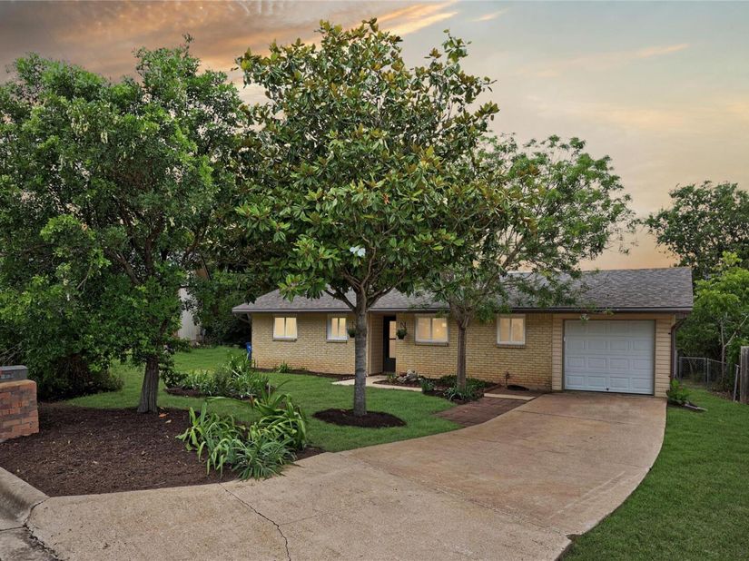 8204 Kellog CT, Austin TX 78745