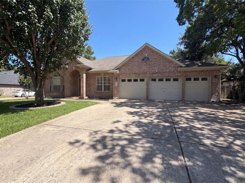 117 Brentwood DR, Georgetown TX 78628