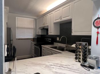 8437 Forest Hills Dr