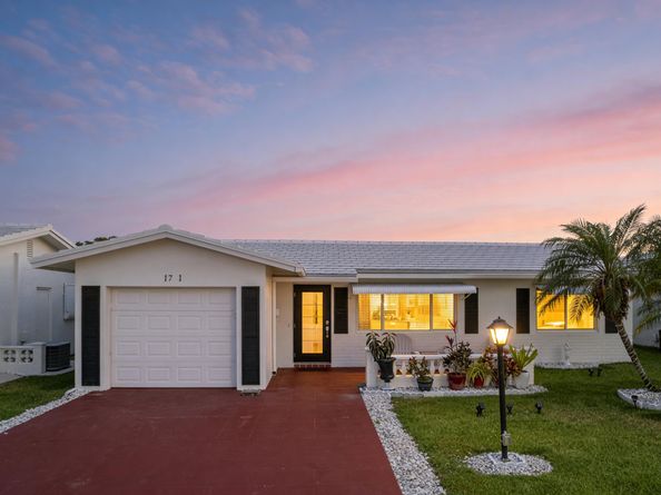 1701 SW 8th Avenue, Boynton Beach FL 33426