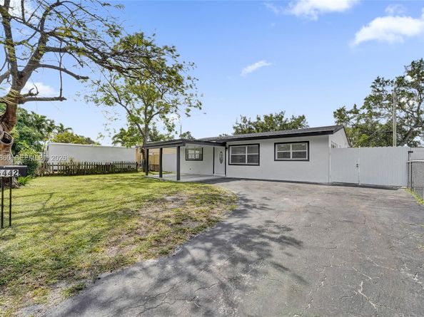 6442 Oak Street, Hollywood FL 33024