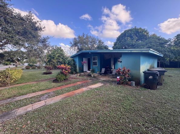 924 NW 14 Court, Fort Lauderdale FL 33311