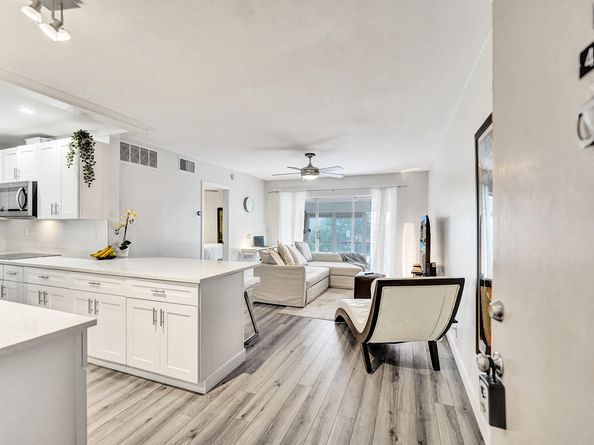 3040 NE 16th Avenue A405, Oakland Park FL 33334