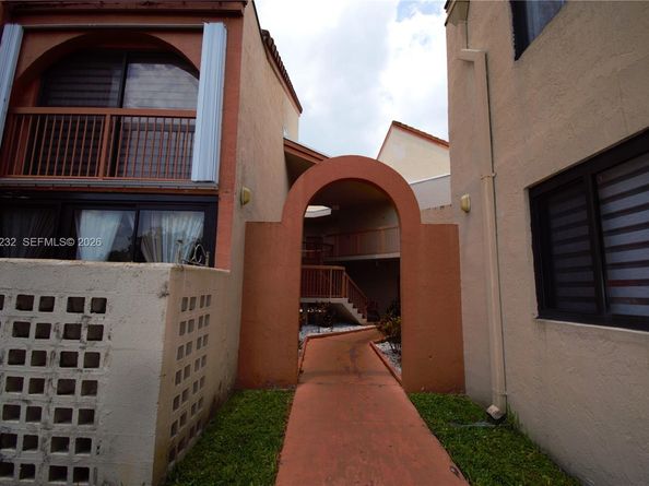 10241 NW 9th St Circle 1125, Miami FL 33172