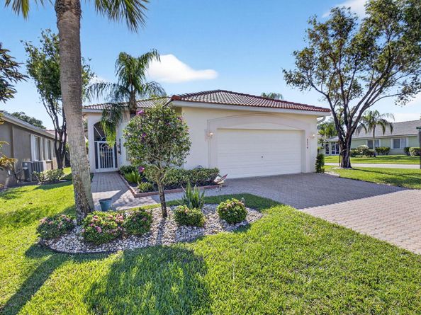 8074 Bellafiore Way, Boynton Beach FL 33472