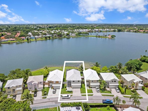 6458 Buena Vista Drive, Margate FL 33065