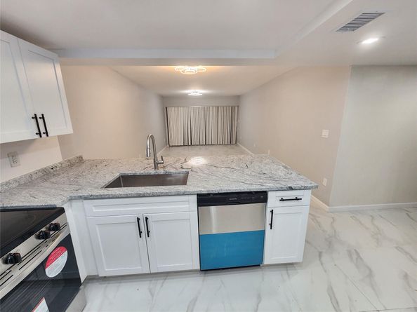 485 N Pine Island Rd 204, Fort Lauderdale FL 33324