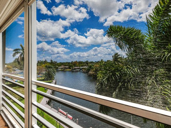 3010 NE 16th Ave 405, Oakland Park FL 33334