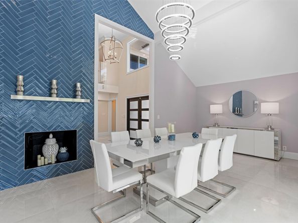 15555 Hawker Ln, Wellington FL 33414