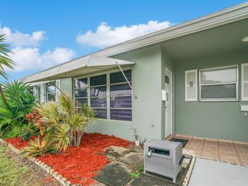 902 South Drive