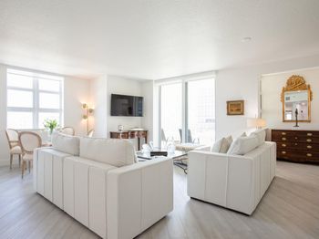 403 S Sapodilla Avenue