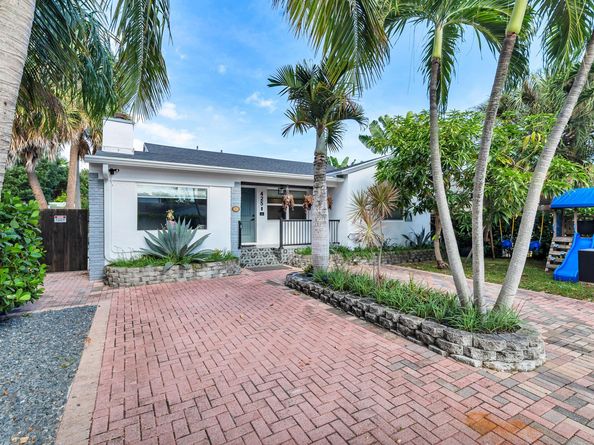 425 32nd Street, West Palm Beach FL 33407