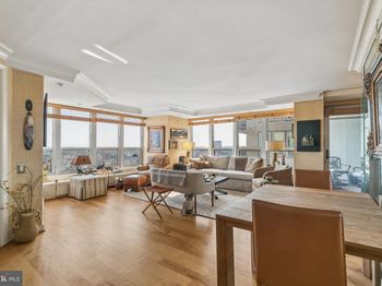 224 W Rittenhouse Square