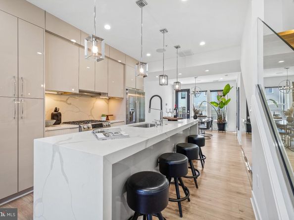 558 Harvard Street NW B, Washington DC 20001
