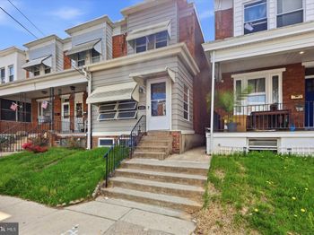 1121 E 11TH Street
