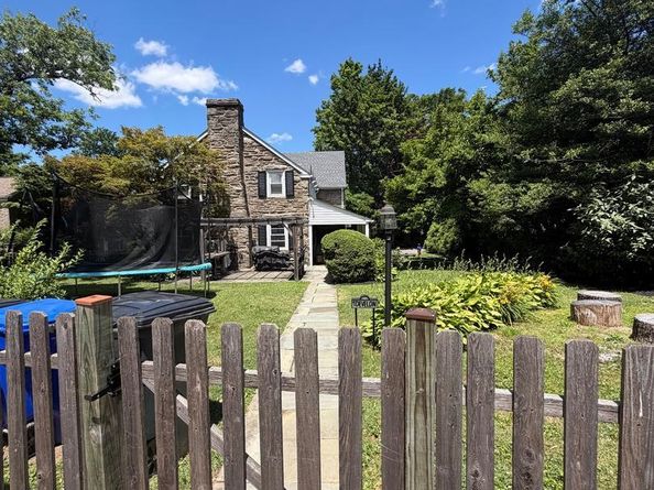 1 Develon Road, Elkins Park PA 19027