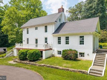 387 Tomlinson Road