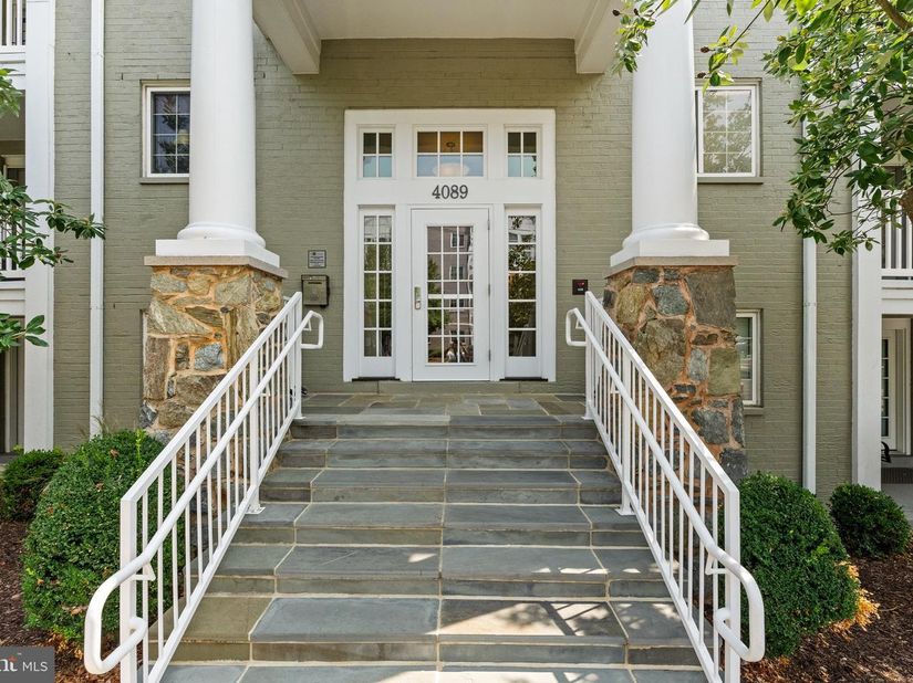 4089 S Four Mile Run Drive 402, Arlington VA 22204