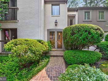 11801 Riders Lane