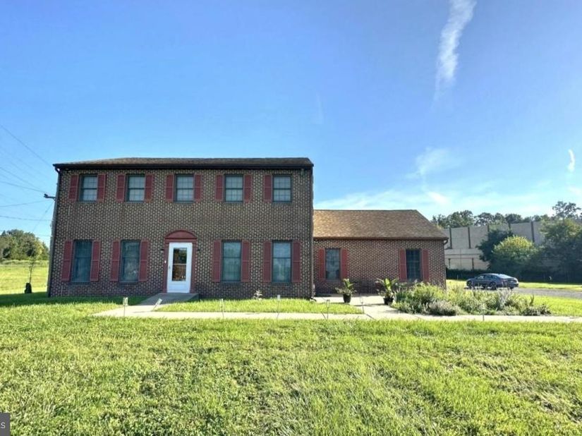 735 E Township Line Road, Blue Bell PA 19422