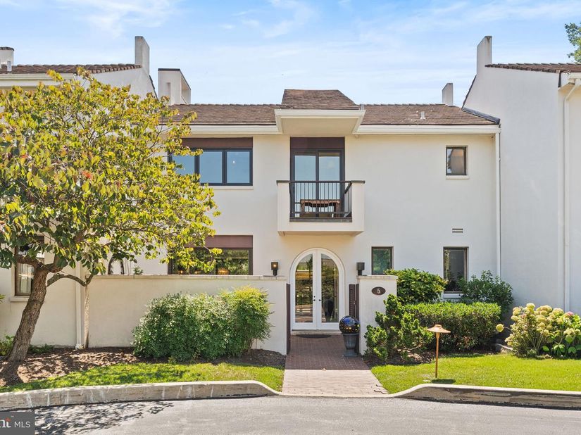 5 Avignon, Devon PA 19333