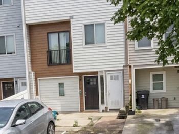 712 Bonini Road SE