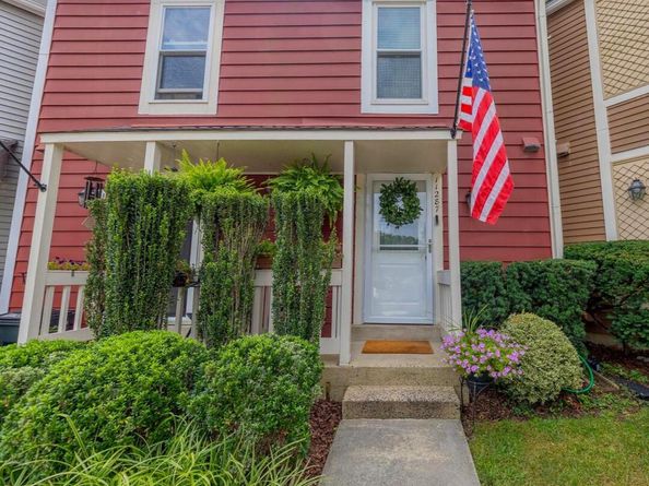 11287 Silentwood Lane, Reston VA 20191