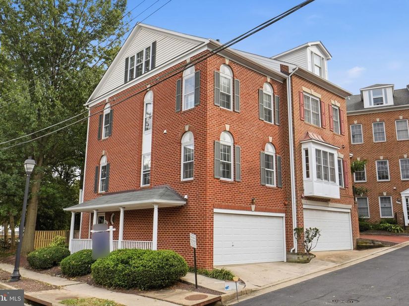 4096 21st Road N, Arlington VA 22207