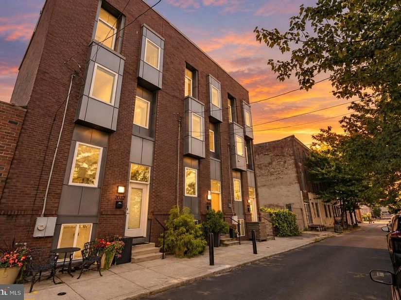 2030 E Arizona Street, Philadelphia PA 19125