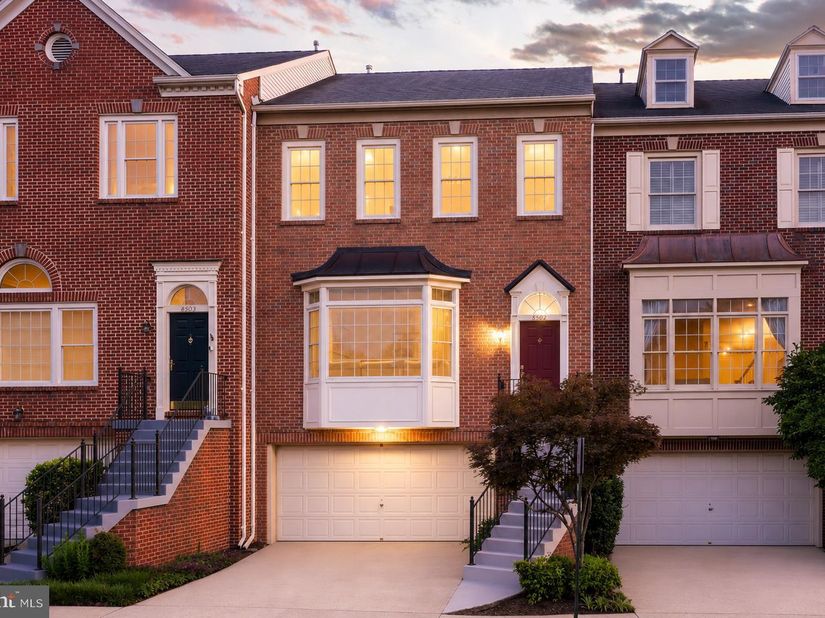 8505 Westown Way, Vienna VA 22182