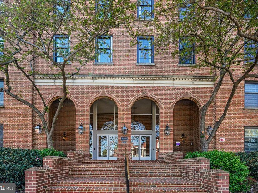 2828 Wisconsin Avenue NW 314, Washington DC 20007