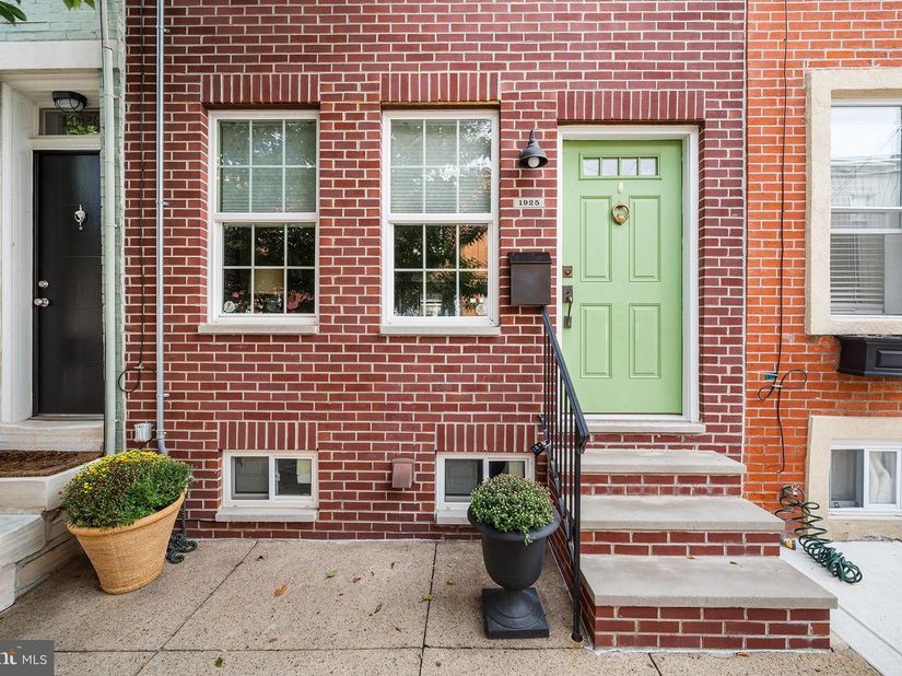 1925 S Sartain Street, Philadelphia PA 19148