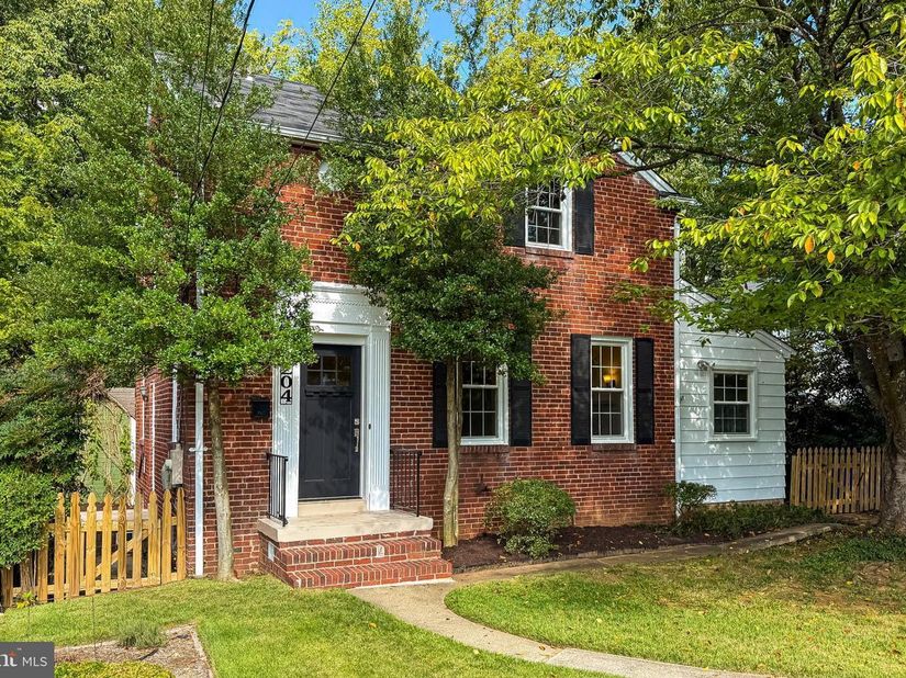 204 S Abingdon Street, Arlington VA 22204