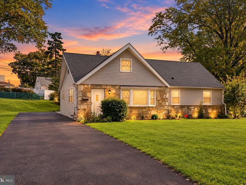 381 Hardman Lane, Warminster PA 18974
