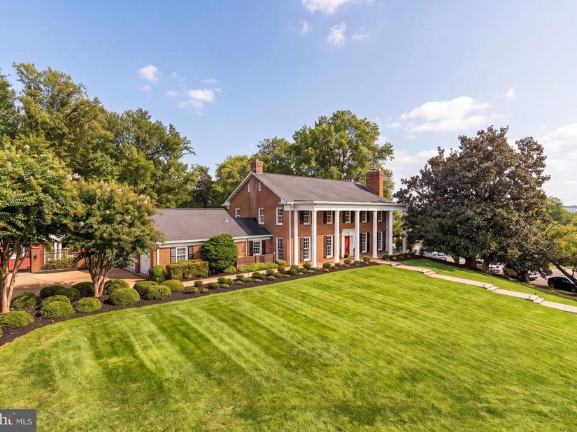 801 Rapidan Court, Alexandria VA 22304