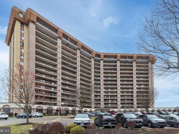 10204 Valley Forge Circle 204, King Of Prussia PA 19406