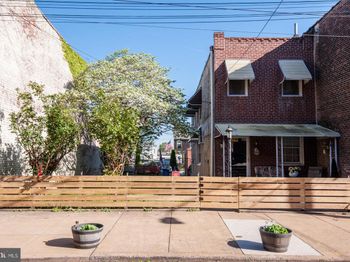 3549-3551 Sepviva Street