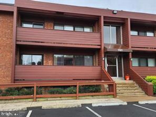 1521 S George Mason Drive 20, Arlington VA 22204